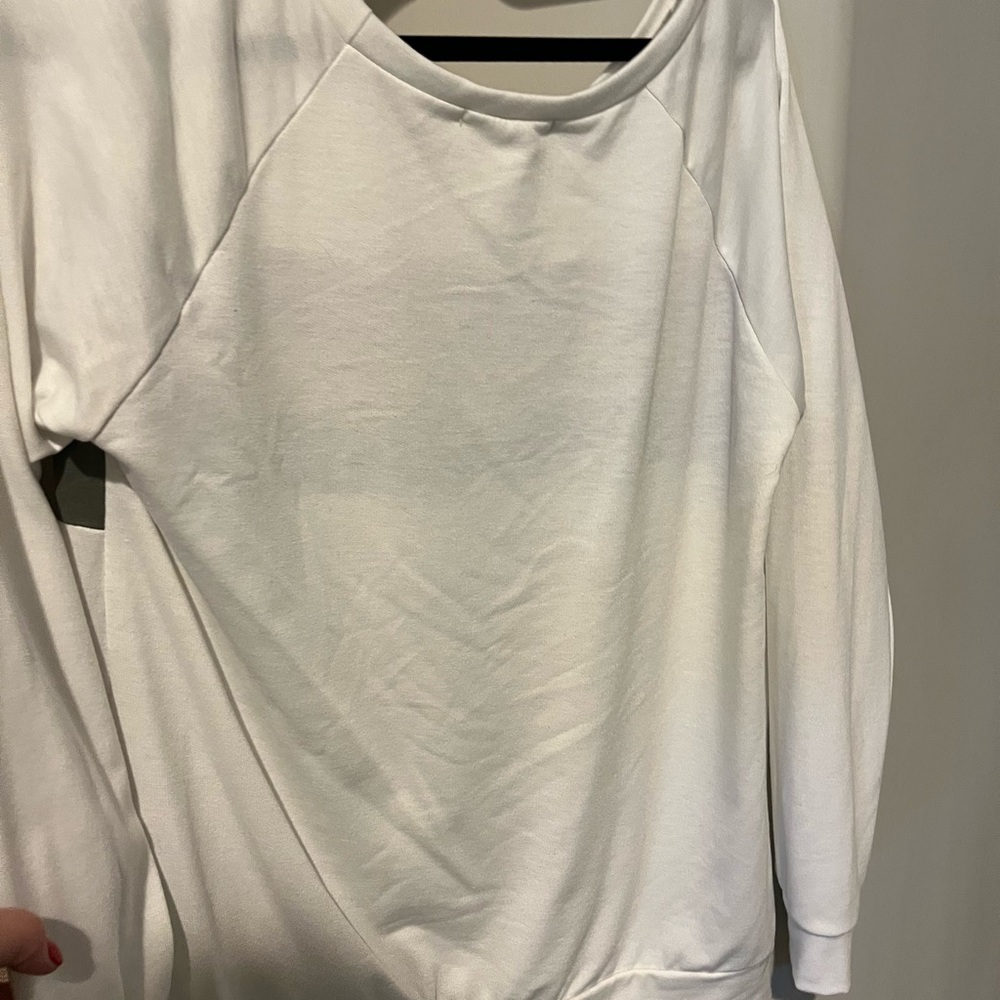 White top - Picture 4 of 4